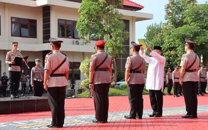 AKBP Oskar Memimpin Upacara Sertijab dan Pengukuhan Jabatan