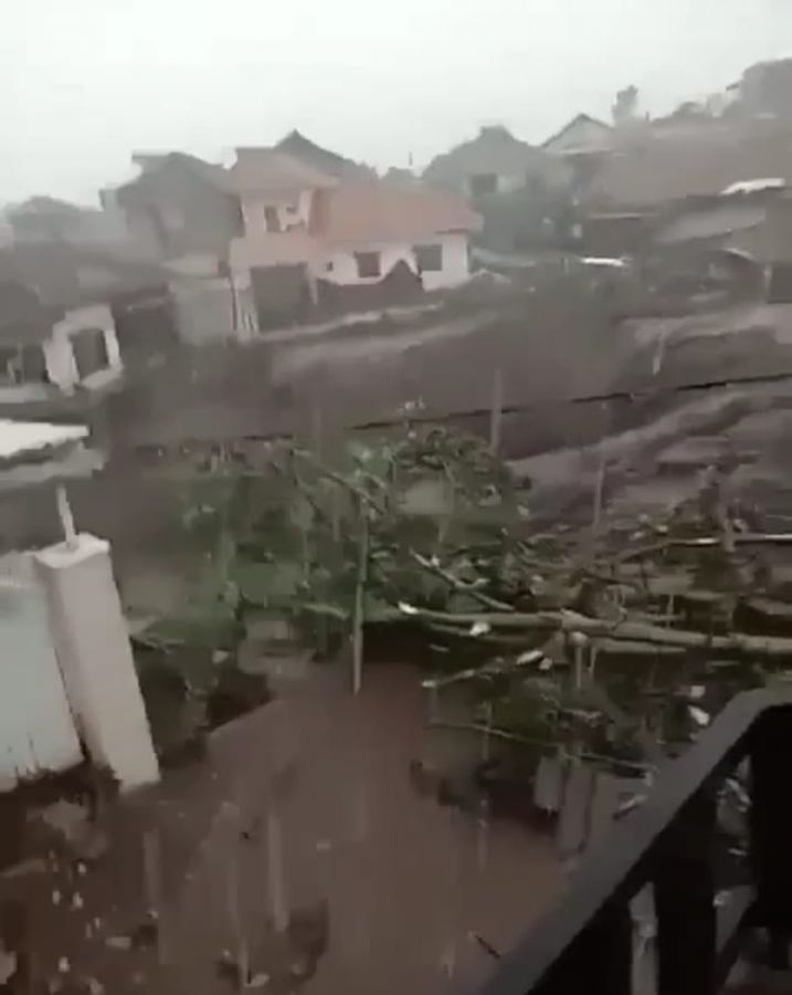 Akibat Curah Hujan Tinggi, Desa Bulukerto, Bumiaji Kota Batu Diterjang Banjir Bandang