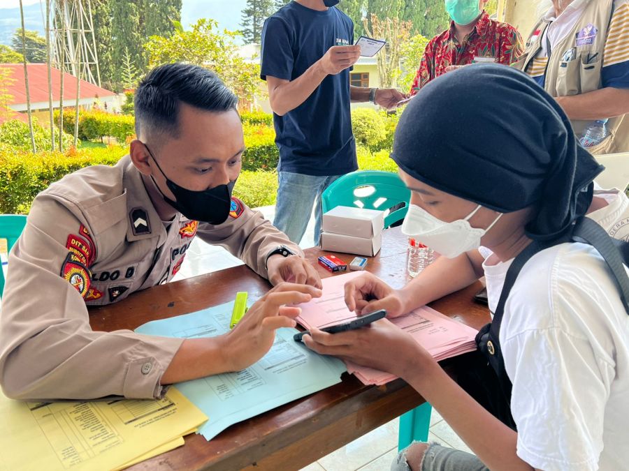 Akselerasi Vaksinasi, Tim Vaksinasi Polres Batu Sasar Jemaat Gereja