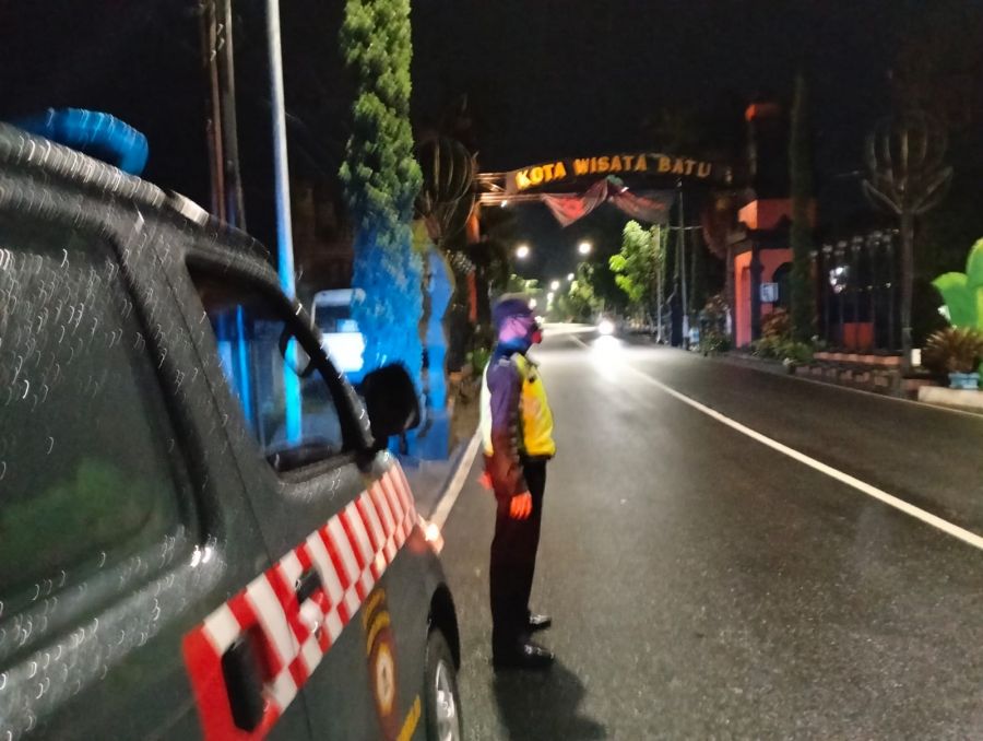 Antisipasi Tindak Kejahatan, Polsek Junrejo Laksanakan Patroli Malam