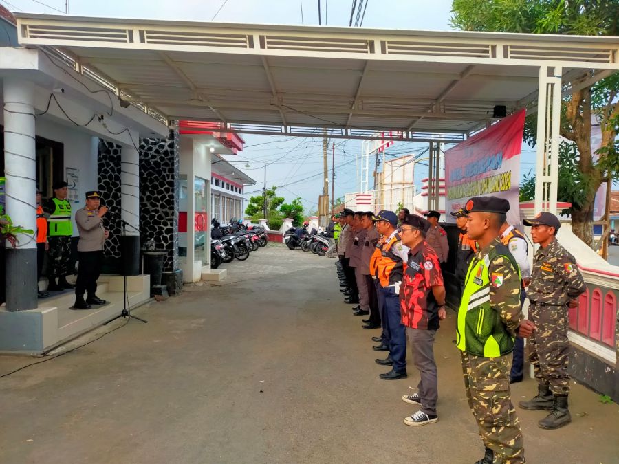 Apel Kesiapan Dalam Rangka Pengamanan Perayaan Natal Tahun 2023 di Wilayah Kecamatan Pagak