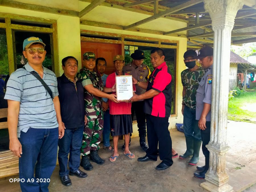 AWPI DPC Kabupaten Malang Salurkan Bantuan Korban Banjir dan Longsor di Sumbermanjingkulon