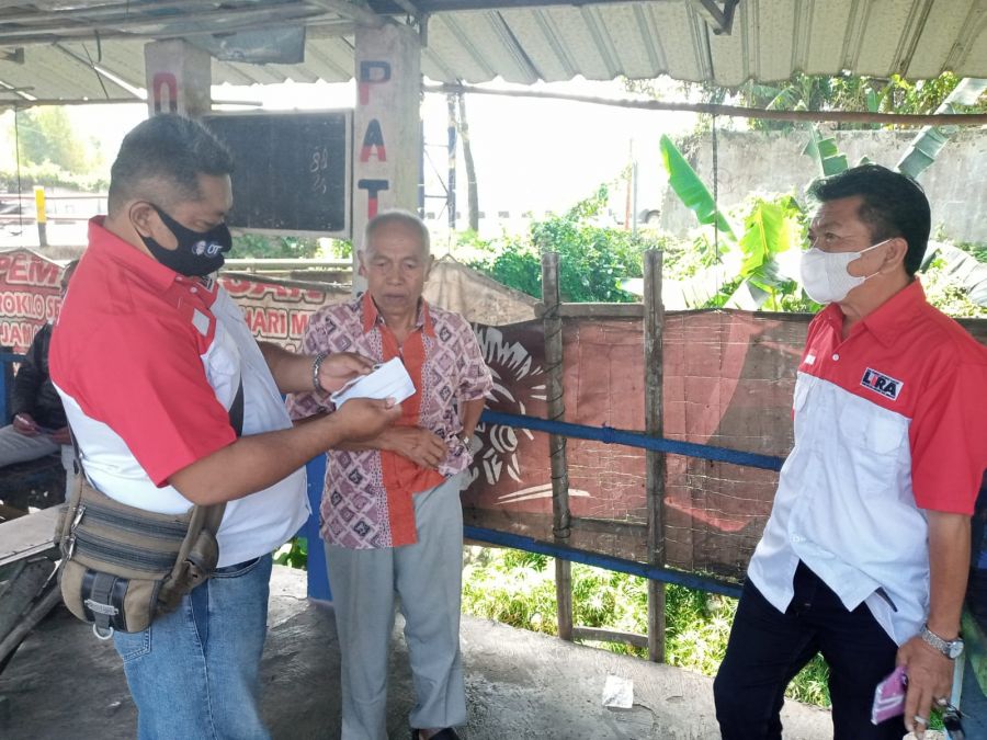 AWPI Malang Raya Bersama DPD LSM LIRA Bagikan 1600 Masker Gratis