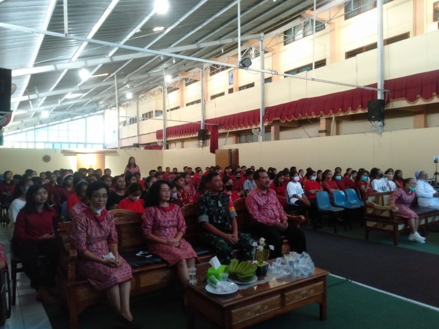 Babinsa Sukun Hadiri Perayaan Natal dan Tahun Baru di SMK Bhakti Luhur 