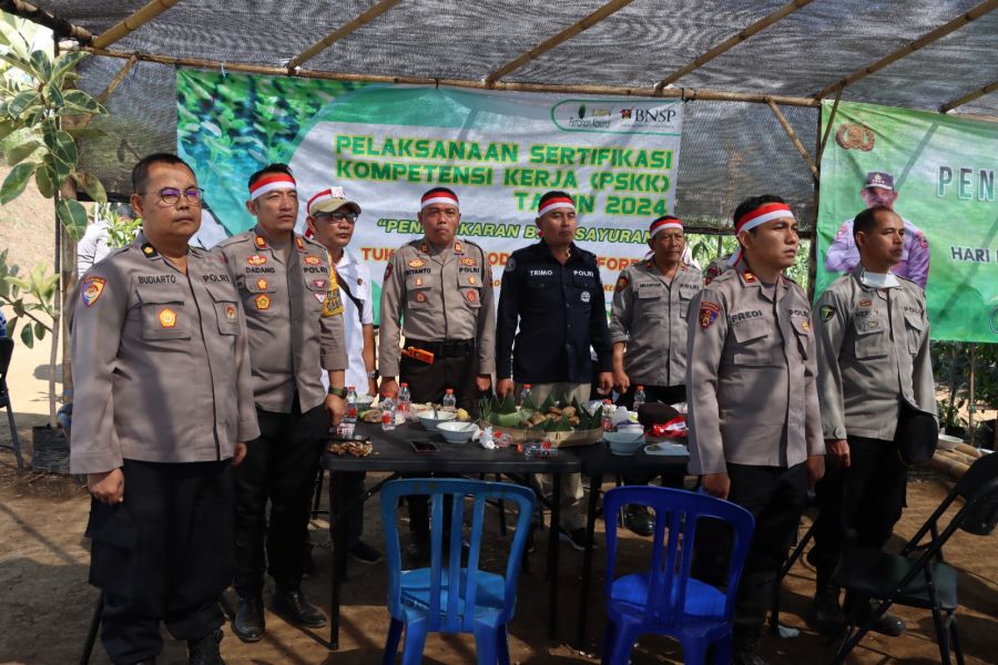 Baksos Polres Batu Dalam Rangka HUT Bhayangkara Ke-78, Diapresiasi Rektor Kampus 3 UIN 