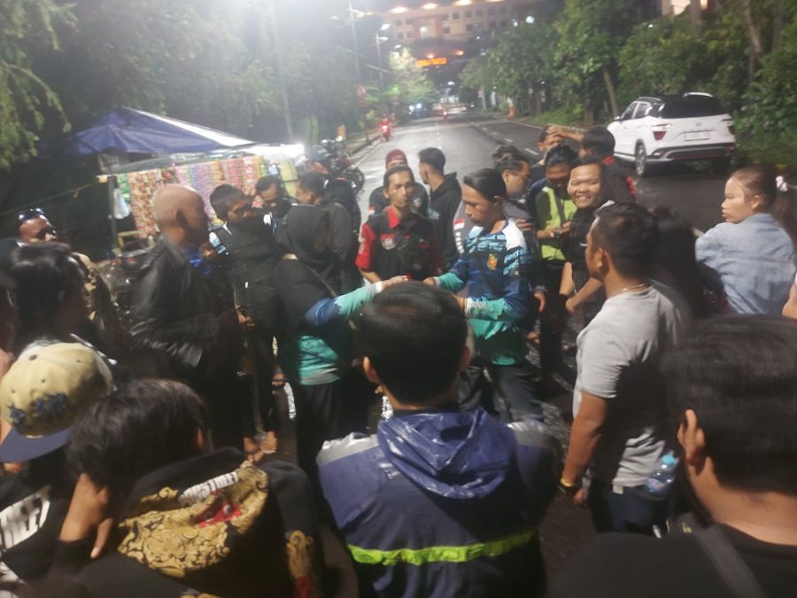 Bakti Sosial Jumat Berkah Jilid Dua, All Bikers Wani Berbagi