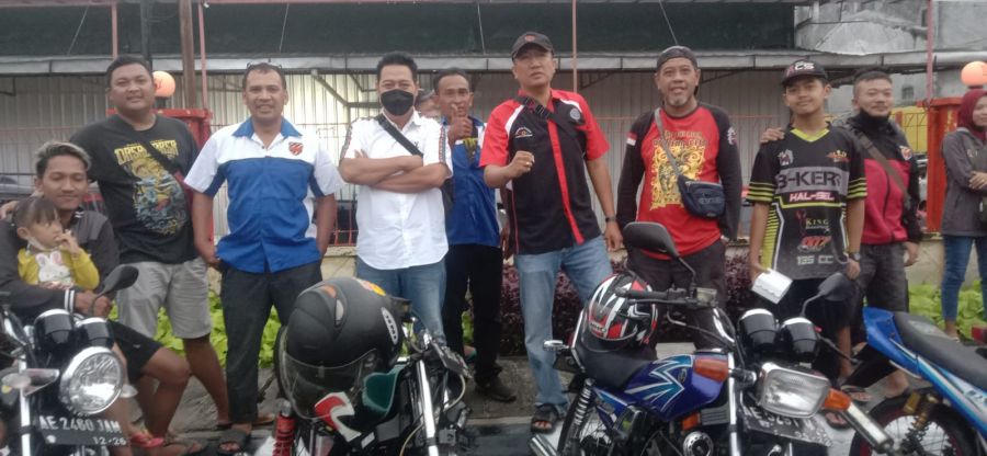 Bakti Sosial, Komunitas KKN Ngawi Bagikan Takjil 500 Porsi Nasi Kotak