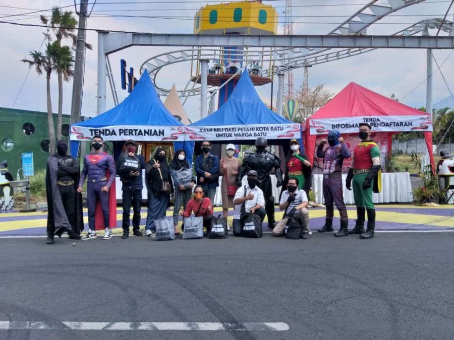 Bantu Ringankan Beban Masyarakat, Jatim Park Group Bagikan Ribuan Sembako