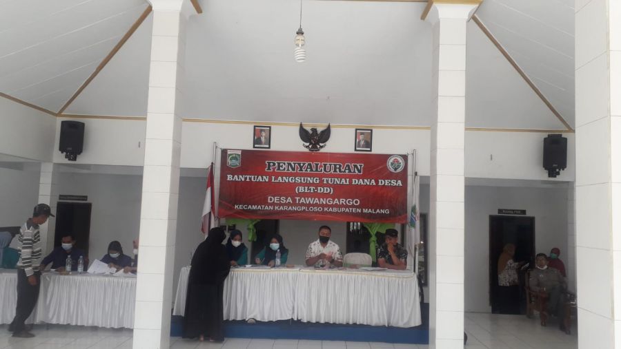 Bantuan Langsung Tunai DD di Desa Tawangargo Berlangsung Lancar dan Sukses