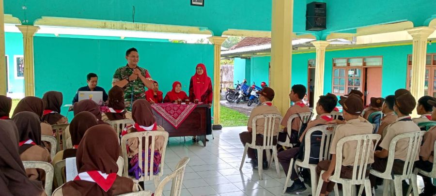 Bentuk Karakter Siswa Berakhlak Baik, Koramil Gandusari Gelar Program Babinsa Masuk Sekolah