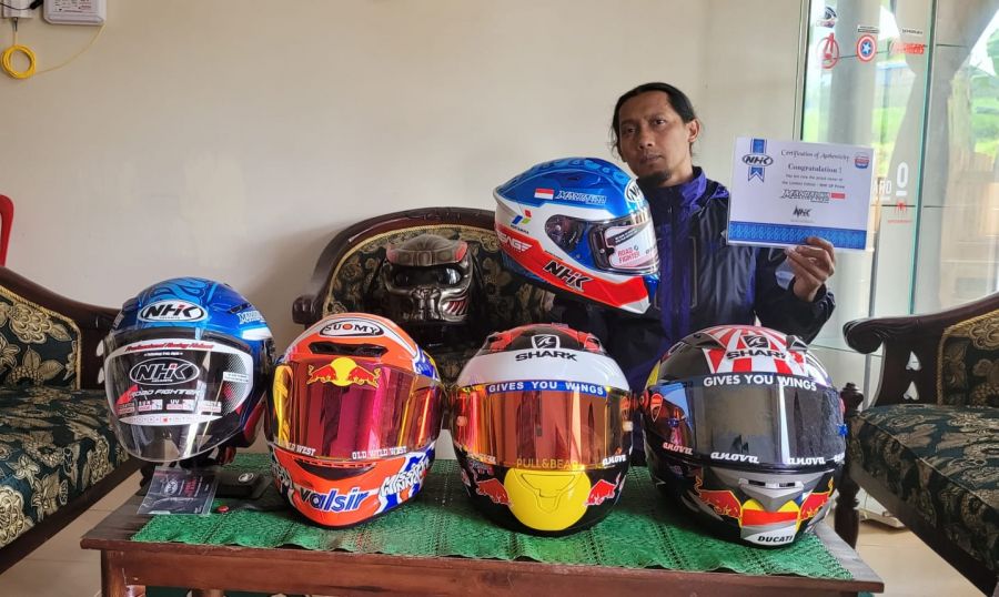 Bisnis Helm 