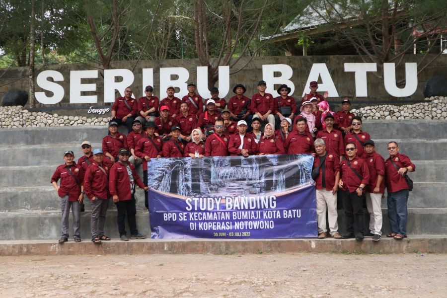 BPD Se-Kecamatan Bumiaji Studi Banding Ke Yogyakarta Diskusi Pengelolaan Wahana Wisata Hutan
