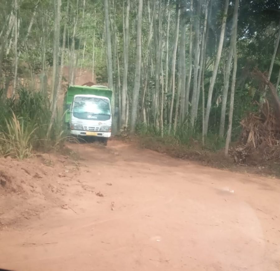 Diduga Tanpa Kantongi Izin Galian C, Kades Sawahan Nekat Datangkan Excavator (Bego)