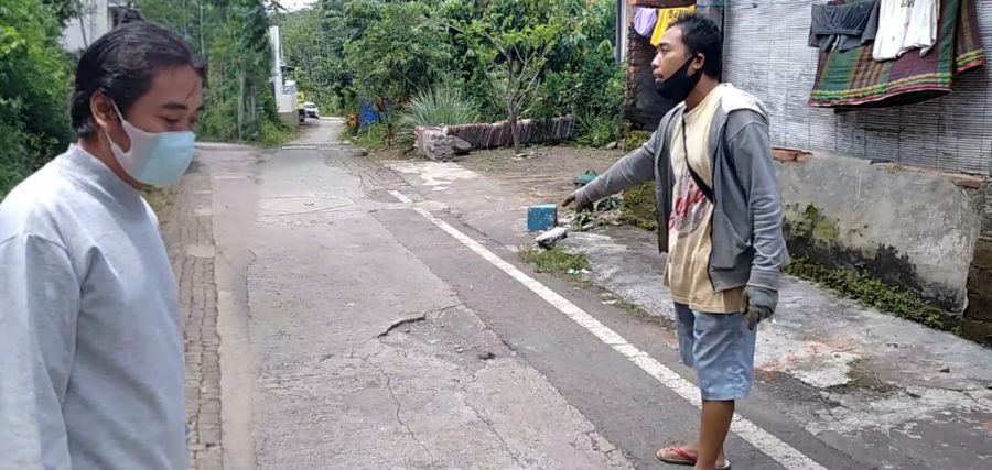 Diduga Tidak Sesuai Kwalitas, Warga Keluhkan Pengerjaan Proyek di Ki Ageng Gribig