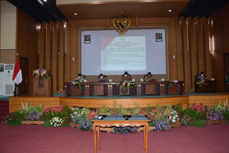 DPRD Kab. Malang Gelar Paripurna Persetujuan Bersama Terhadap Raperda BPR Artha Kanjuruhan