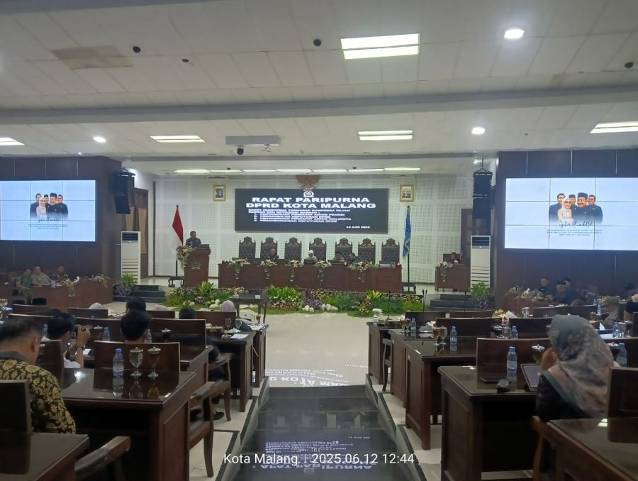 DPRD Kota Malang Gelar Paripurna Penandatanganan Keputusan Ranperda PDRD, Tekankan Perlindungan PKL