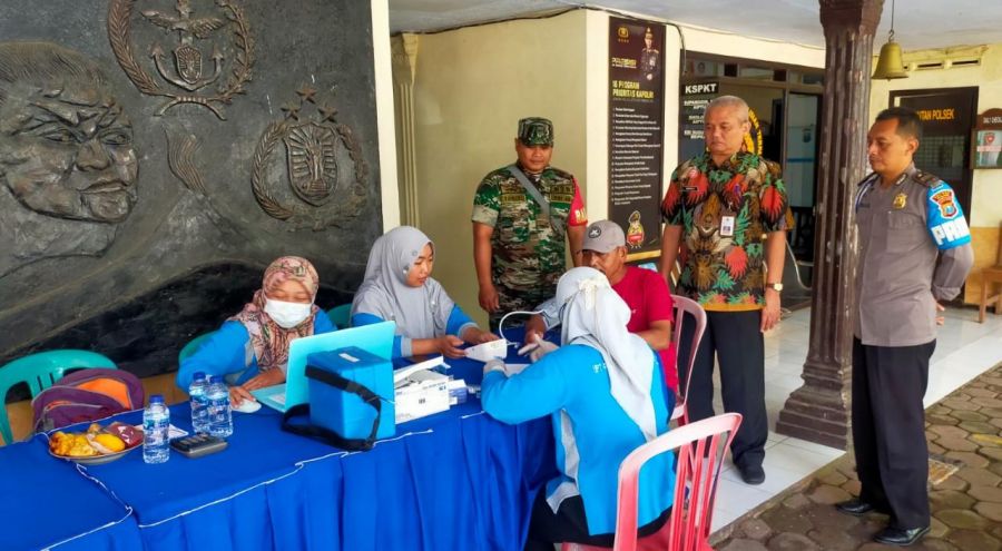 Gebyar Vaksinasi Booster di Mako Polsek Pagak Dalam Rangka Bhakti Kesehatan Bhayangkara Untuk Negeri