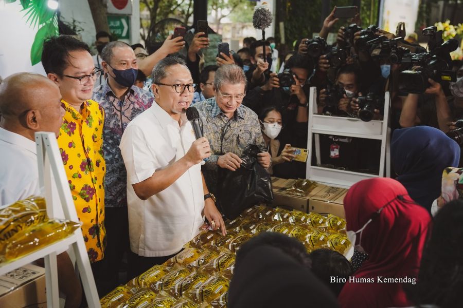Janji Turunkan Harga Migor Lunas, Mendag Rai Zulhas Luncurkan MINYAKITA Rp 14 Ribu per Liter