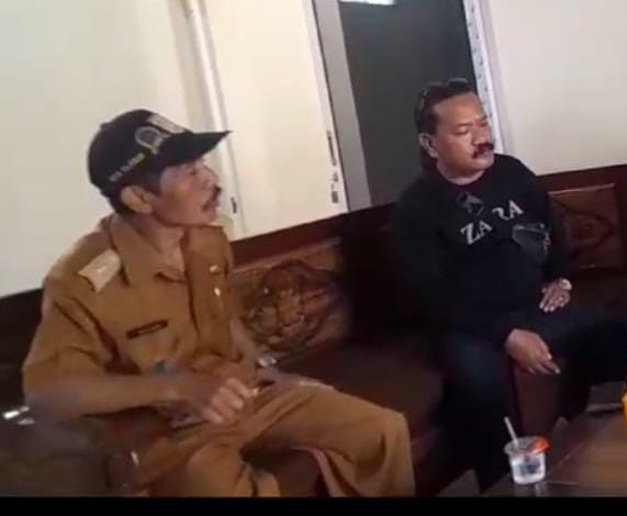 Kades Tajinan Diduga Suap Oknum Wartawan Bodrek, Takut Proyeknya Yang Tak Memenuhi Spek Viral
