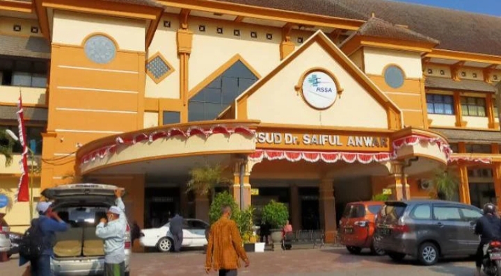 Kamar Mayat Penuh, Jenazah di RSSA Kota Malang Terpaksa Diletakkan di Tenda