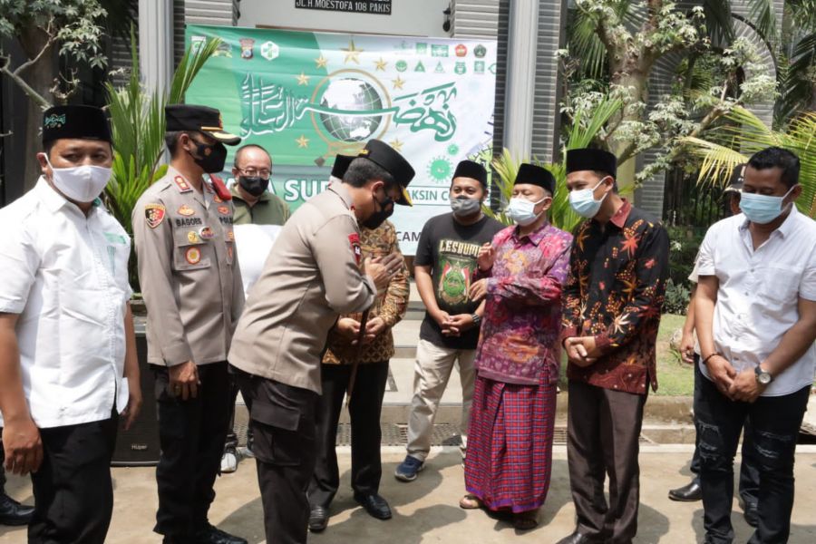 Kapolda Jatim Lakukan Pengecekan Vaksinansi NUIS Pakis