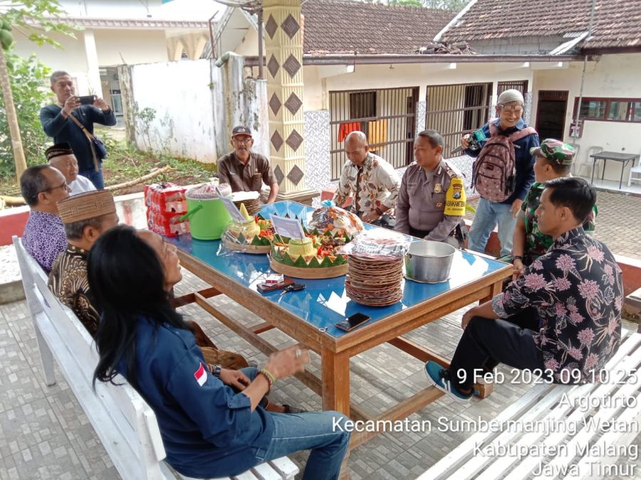 Kapolsek Sumawe bersama Muspika Gelar Doa Bersama dan Potong Tumpeng di Hari Pers Nasional