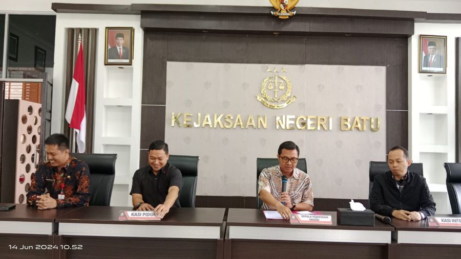 Kejari Batu Terima Limpahan Berkas Tahap II Perkara Kekerasan Pada Anak