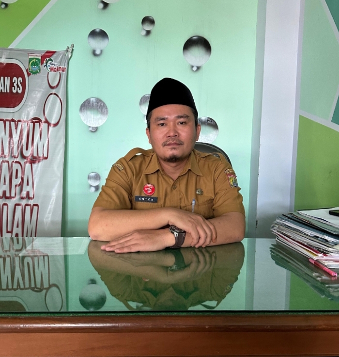 Kepala UPPD Pasar Induk&Pasar Sayur Karangploso Ucapkan Selamat Menyambut Natal dan Tahun Baru 2025