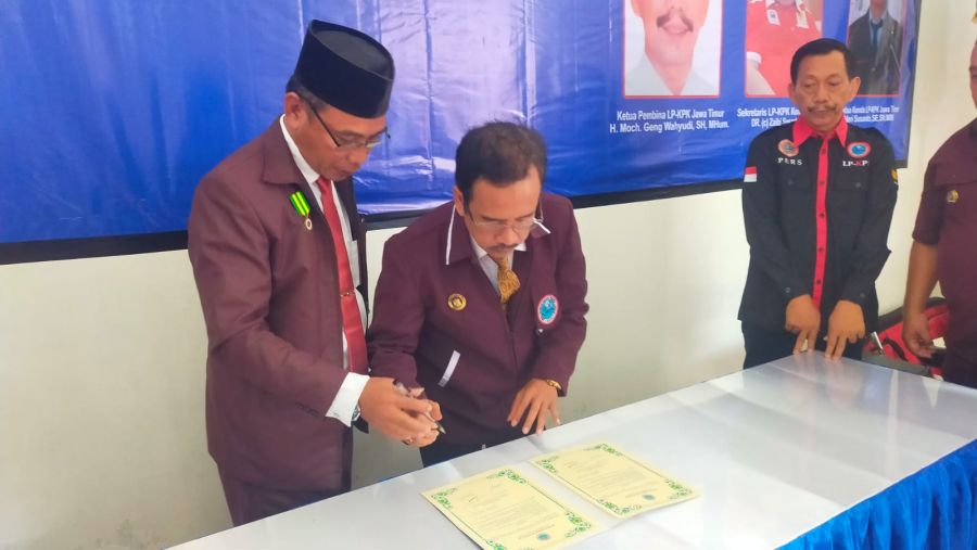 Ketua Umum LP-KPK Amirul S Piola Resmi Lantik Ketua Komda Jatim Masa Bhakti 2024-2028