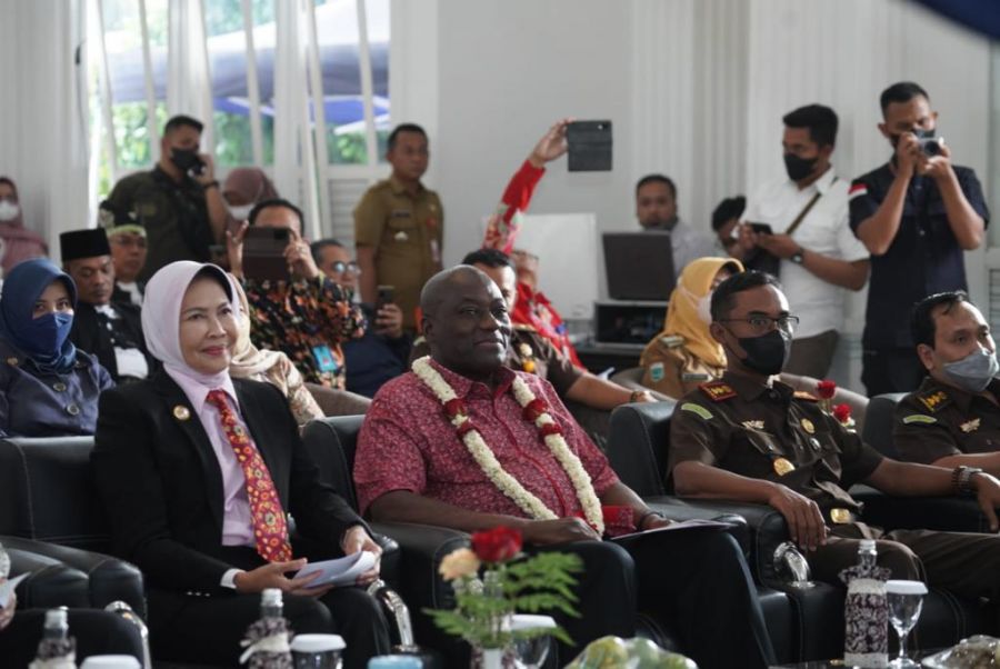 Kunjungan Mr. Collie F. Brown Manager UNODC di Kota Batu