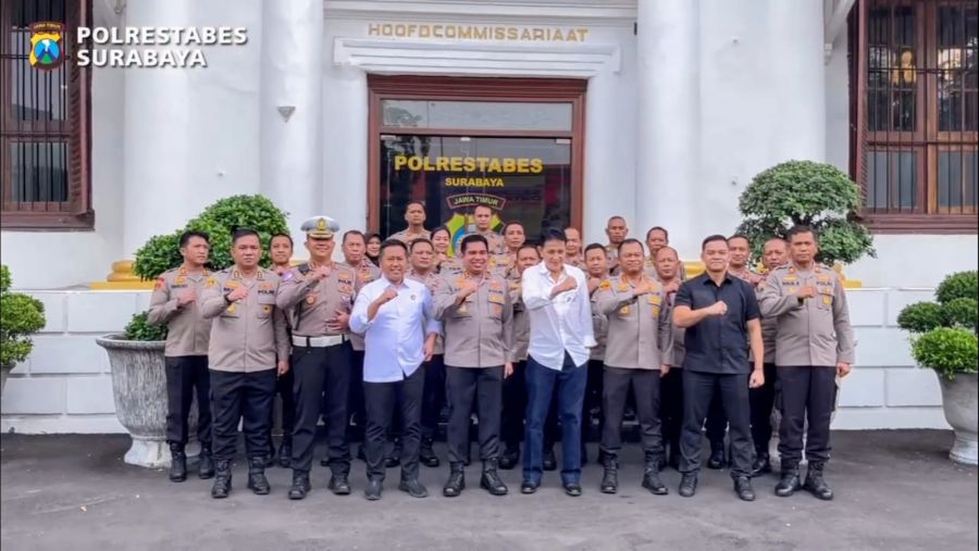 Kunjungan SPDB Brigjen Pol. (P) Drs. Pangeran Edward Syah Pernong di Polrestabes Surabaya