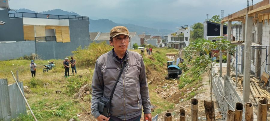 Lakukan Pengerukan Material di Kali Curah, Yani Andoko : Bukti Nyata Kami Taat Aturan Pemerintah