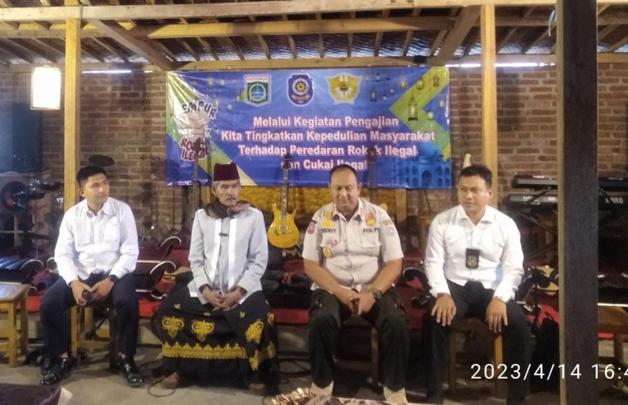 Lewat Pengajian, Satpol PP Kab. Malang Gandeng KPPBC TMC Sosialisasikan Peredaran Rokok Cukai Ilegal