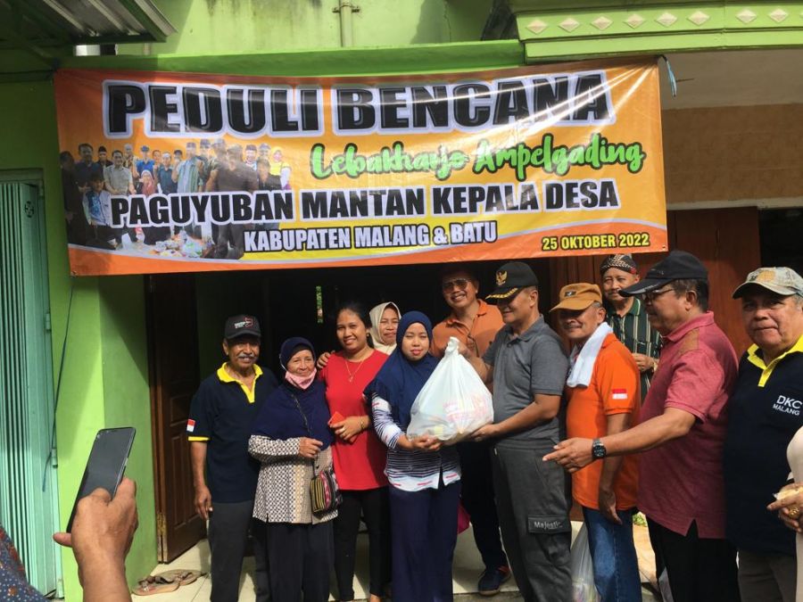 Mantan Kades se Kab. Malang Salurkan Bantuan Untuk Korban Banjir dan Longsor