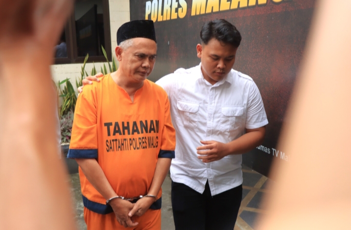 Modus Bebaskan Tersangka Perjudian, Oknum Kades di Malang Ditangkap Polisi
