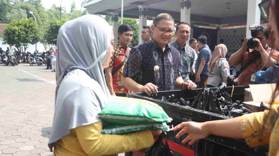 Operasi Pasar Hari Ketiga Diserbu Masyarakat Batu