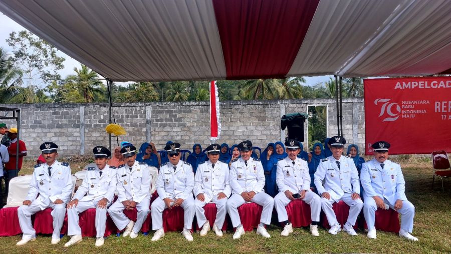 Paguyuban Kades se Kecamatan Ampelgading Mengucapkan Selamat Menyambut Natal dan Tahun Baru 2025