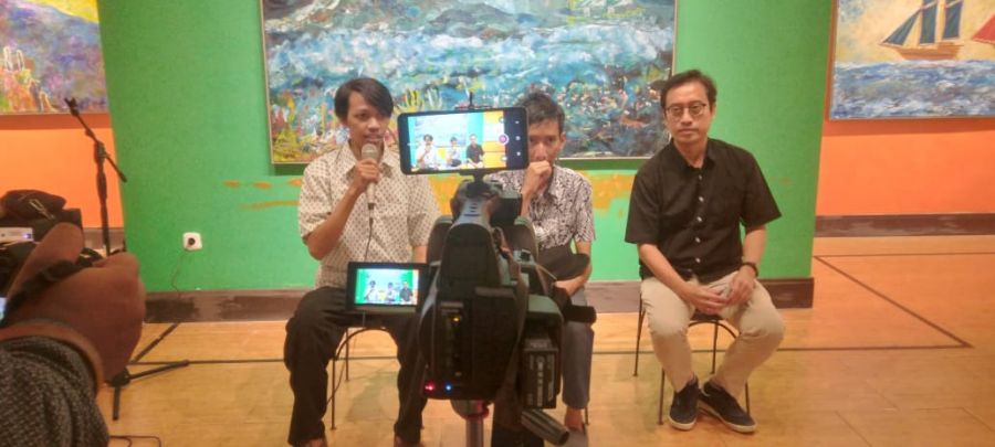 Pameran Lukisan di Gallery Raos Kota Batu, Ariel Seniman Muda Usung Tema 