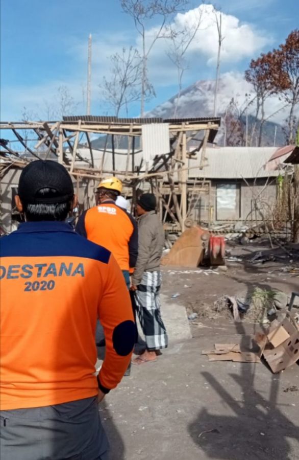 Pasca Erupsi dan Banjir di Semeru, Kini Sampah Mulai Berserakan di Rumah Warga Terdampak Erupsi