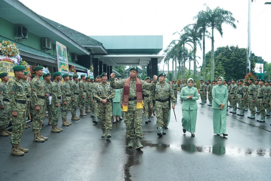 Pejabat dan Prajurit Hadir dalam Lepas Sambut Pangdivif 2 Kostrad