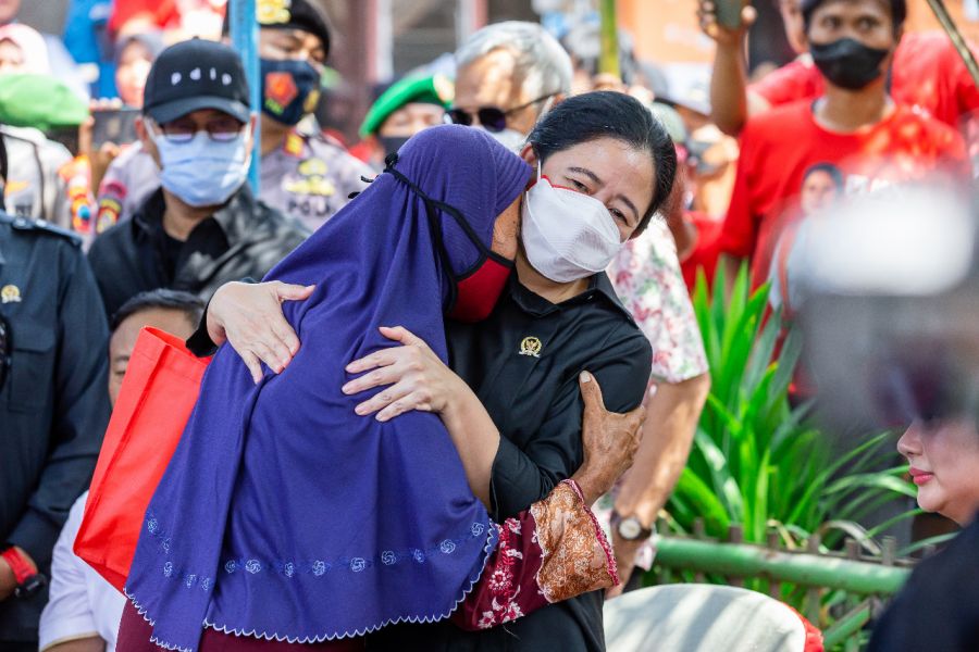 Peluk Tangis Haru Rohini ke Puan yang Fasilitasi Bedah Rumah: Saya Tak Kehujanan Lagi