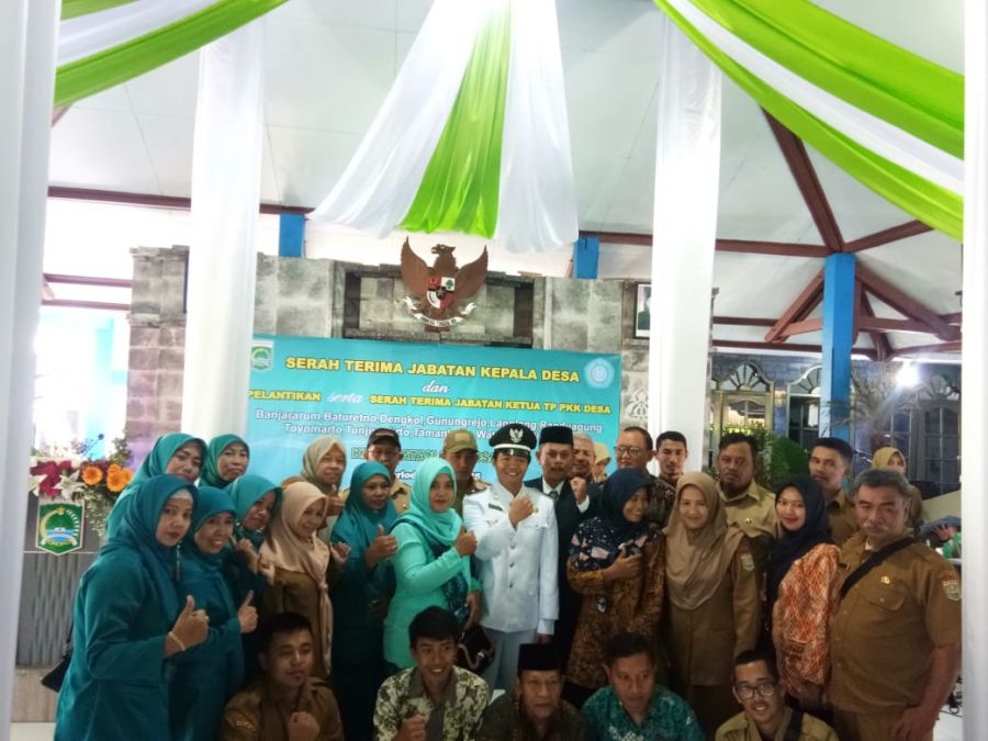 Pemdes Dengkol Bersama Warga Mengucapkan Selamat Menyambut Tahun Baru 2022