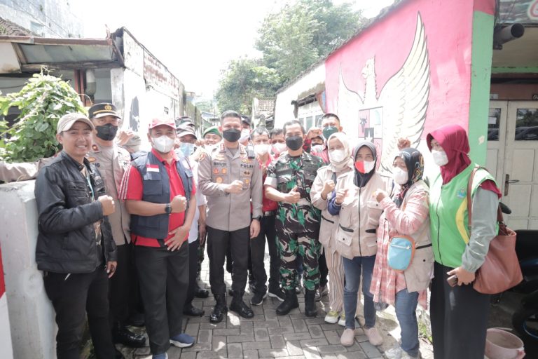 Peringatan Hari Disabilitas Internasional, Polresta Malang Kota Bersama Relawan Gelar Baksos