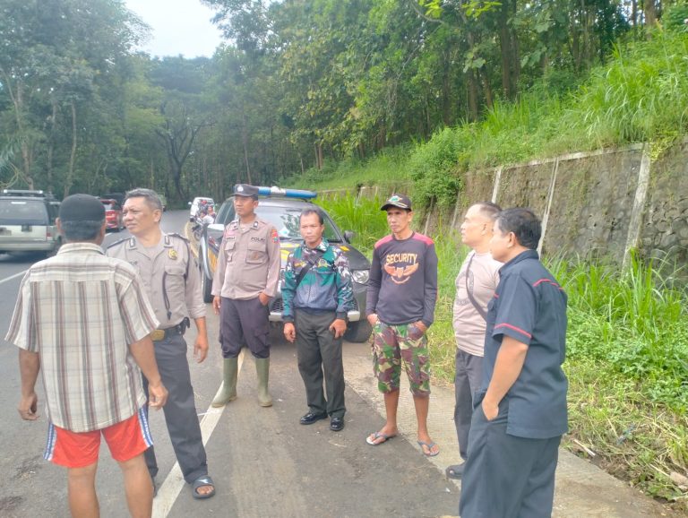 Polisi dan Warga Lakukan Pencarian Seorang Pria di Malang Diduga Hanyut Saat Setrum Ikan