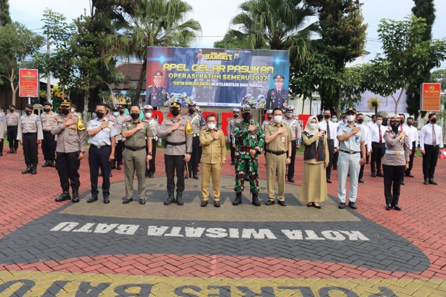 Polres Batu Gelar Apel Pasukan Operasi Patuh Semeru 2022