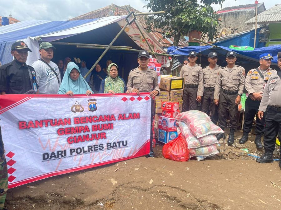 Polres Batu Salurkan Bantuan untuk Korban Gempa Bumi Cianjur