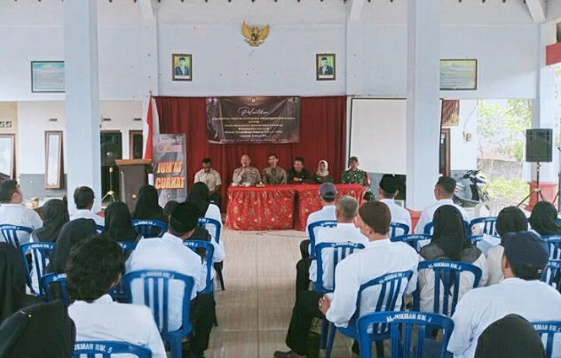Polsek Lawang Gelar Jumat Curhat Bersama Perangkat Desa dan Masyarakat di Desa Mulyoarjo 