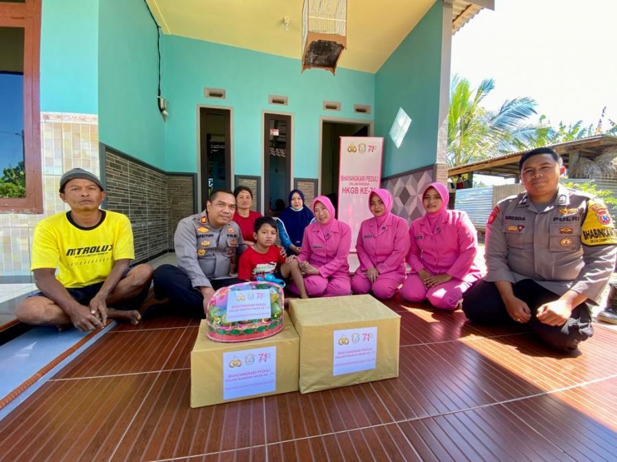 Polsek Pagak dan Bhayangkari Ranting Pagak Gelar Kegiatan Bantuan Sosial ke Penyandang Disabilitas