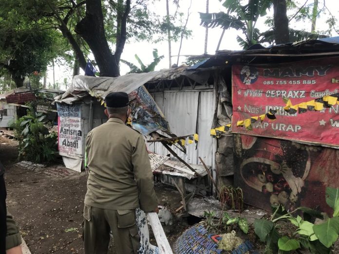 Puluhan Bangunan Liar di KDS Gondanglegi Dibongkar Satpol PP Kabupaten Malang
