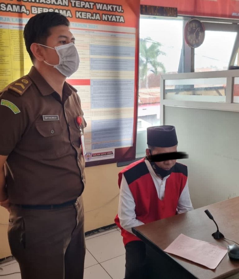 Putusan Majelis Hakim Pengadilan Negeri Malang Terhadap Terdakwa Kasus Penggandaan Uang